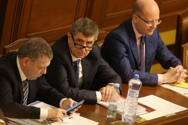 Lubomír Zaorálek (vlevo), Andrej Babiš, Bohuslav Sobotka.