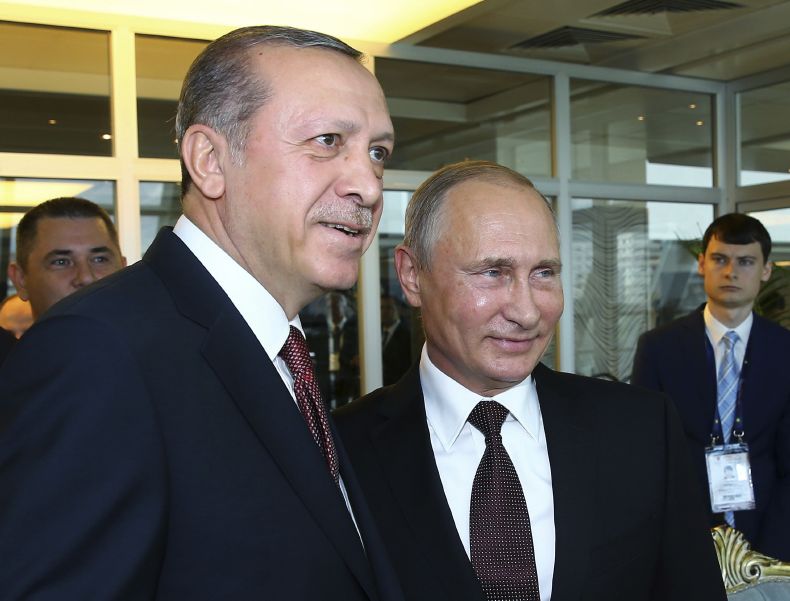 Turecký prezident Recep Tayyip Erdogan (vlevo) a ruský prezident Vladimír Putin.