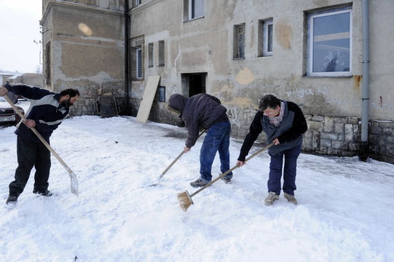 Krajské úřady práce mají podle novely poskytovat obcím až tisíc korun jako příspěvek na pracovní prostředky pro osoby vykonávající veřejnou službu.