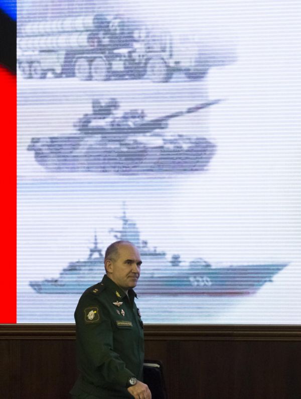 Ruský generál Sergej Rudskoj na brífinku k situaci k Aleppu v Moskvě.