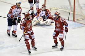 Třinec se ve 14. kole extraligy utkal s Pardubicemi.