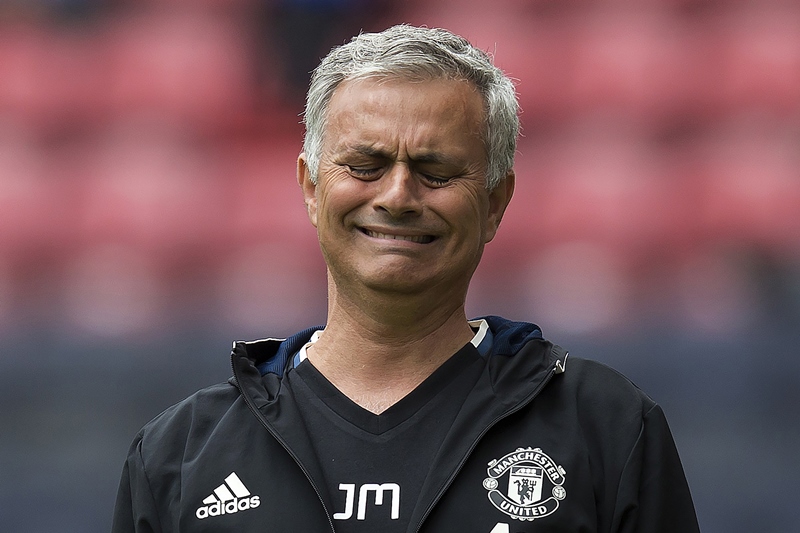 Tenhle zápas si José Mourinho za rámeček nedá.