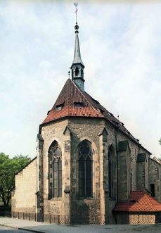 Zahrada kláštera byla uzavřena od povodní v roce 2002.