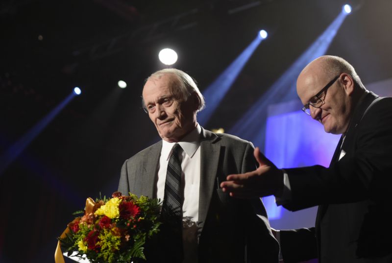 Básník a esejista Petr Král a ministr kultury Daniel Herman. Básník a esejista Petr Král a ministr kultury Daniel Herman.