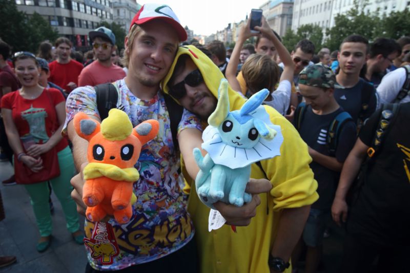 Fanoušci hry Pokémon Go na Václavském náměstí.
