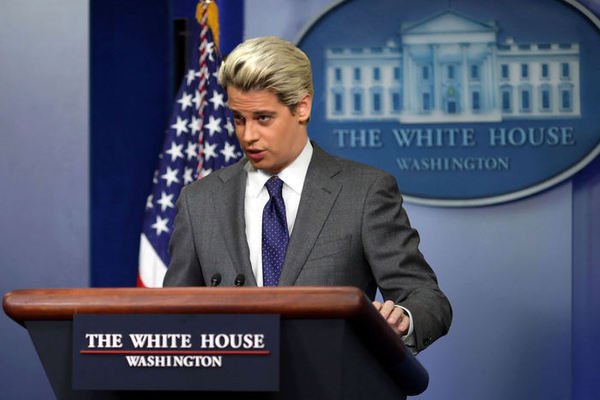 Homosexuál Milo Yiannopoulos.