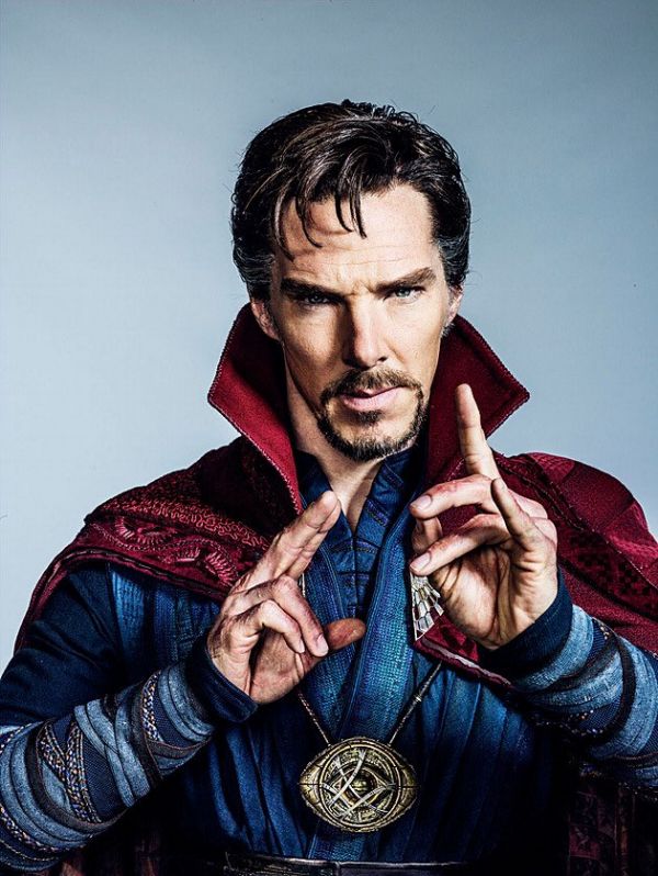 Hlavní roli ztvárnil představitel oblíbeného Sherlocka Holmese Benedict Cumberbatch. 