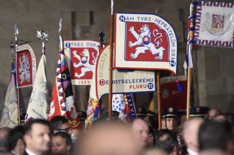 Prezident Miloš Zeman při příležitosti výročí vzniku samostatného československého státu uděloval 28. října na Pražském hradě státní vyznamenání.
