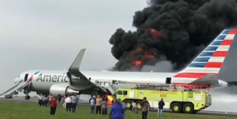 Vznícení letadla American Airlines.