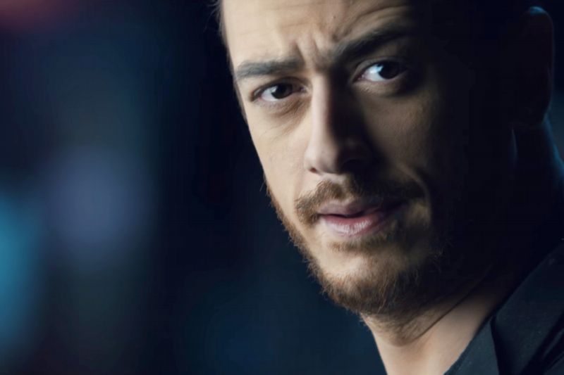 Populární marocký zpěvák Saad Lamdžarid čelí ve Francii obvinění ze znásilnění.