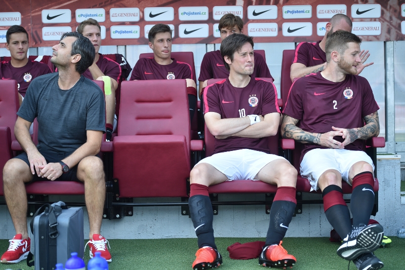 Tomáš Rosický zatím za Spartu odehrál jen dvacet minut. 