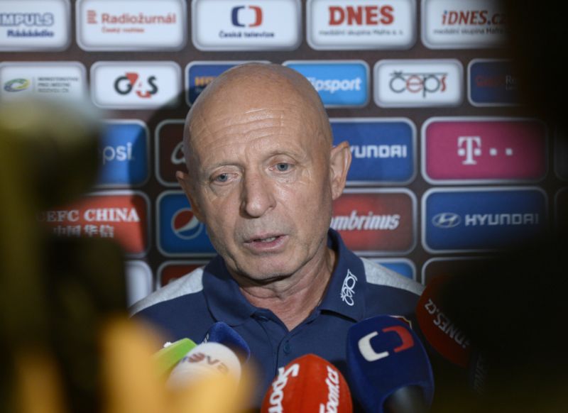Trenér české fotbalové reprezentace Karel Jarolím.