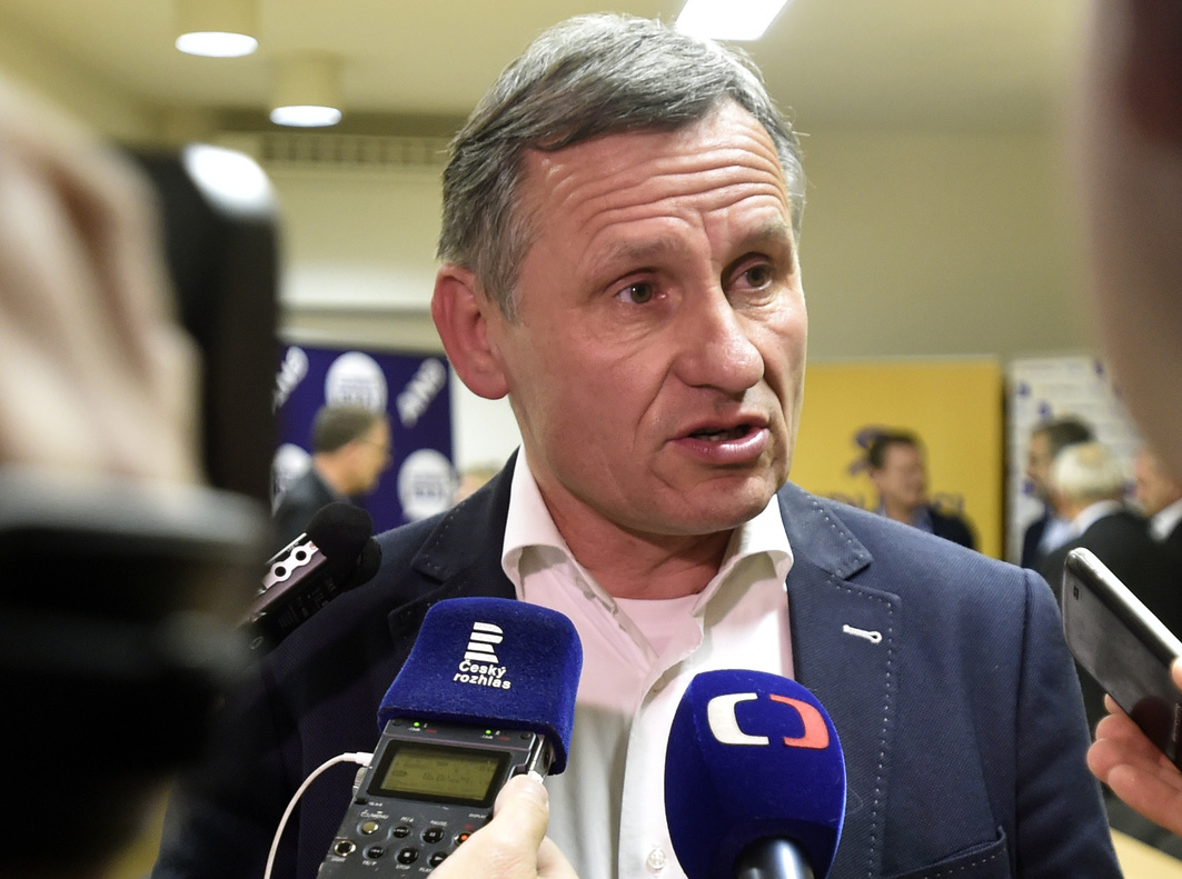 Hejtmanem Zlínského kraje byl zvolen Jiří Čunek, volební lídr KDU-ČSL. Hejtmanem Zlínského kraje byl zvolen Jiří Čunek, volební lídr KDU-ČSL.