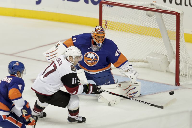 Gólman New York Isladners Jaroslav Halák.