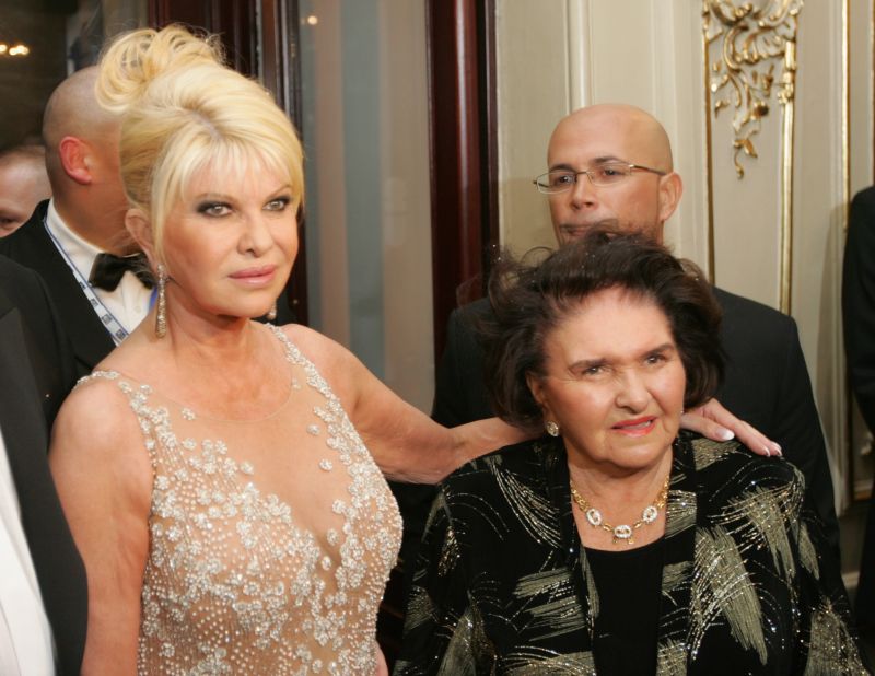 Ivana Trumpová (vlevo) s matkou Marií Zelníčkovou.