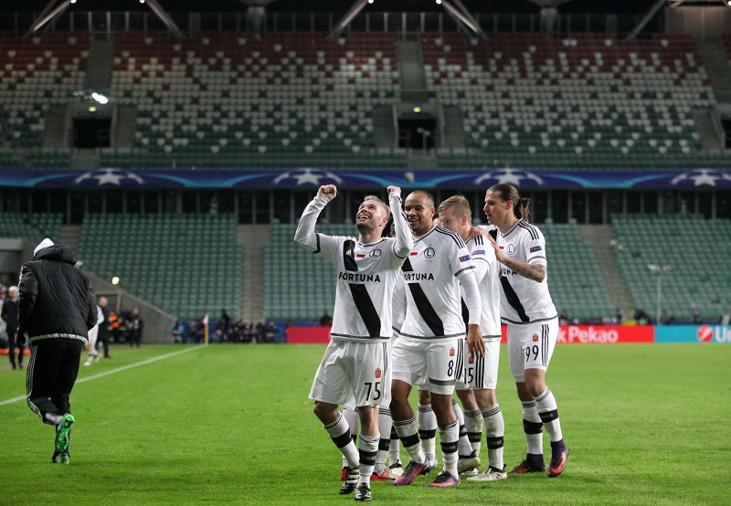 Prázdné tribuny ve Varšavě viděly remízu 3:3 s Realem