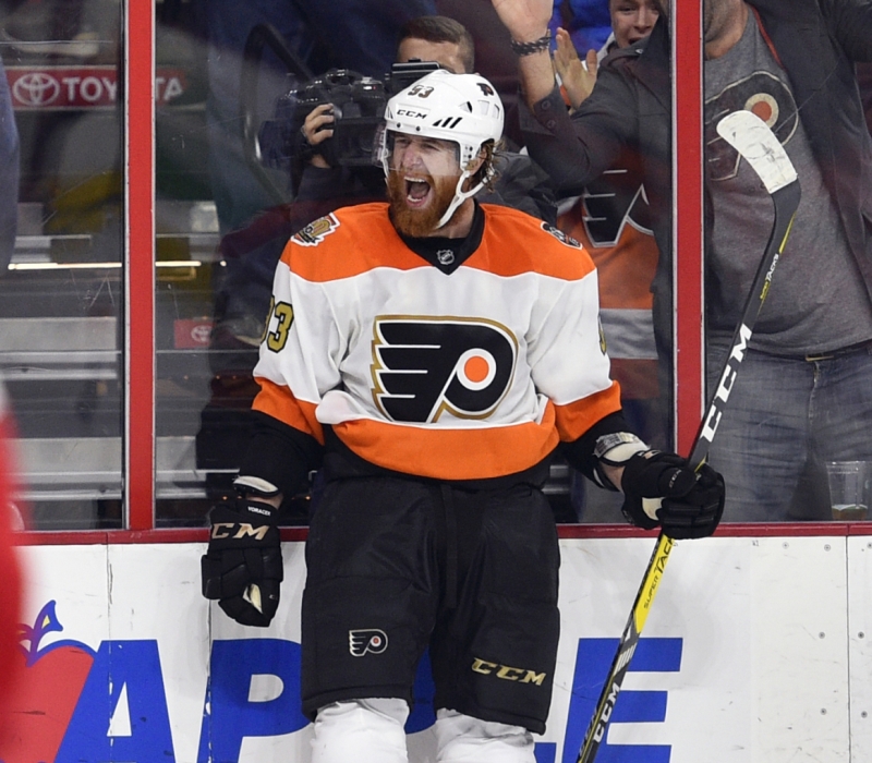 Hokejový útočník Jakub Voráček zařídil ve středečním utkání NHL gólem v prodloužení výhru Philadelphie 4:3 nad Detroitem a byl vyhlášen první hvězdou zápasu. 