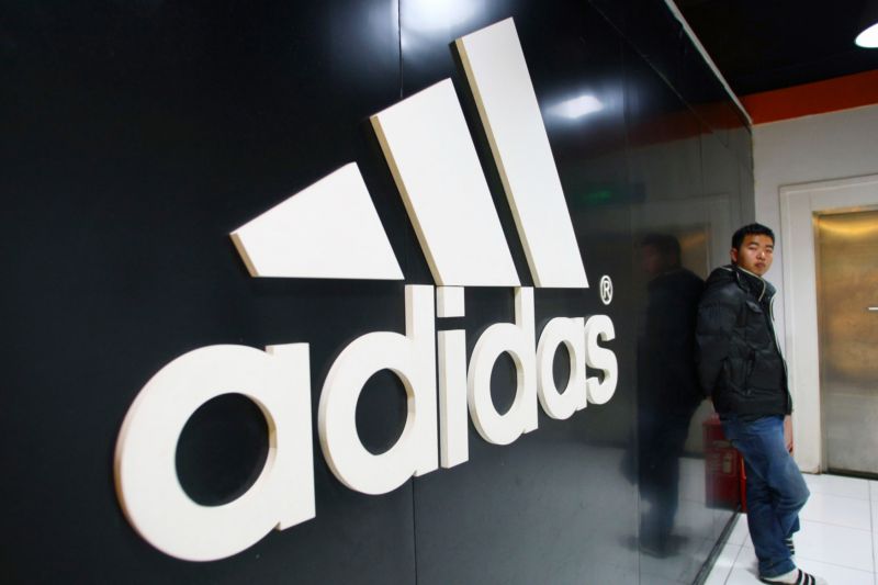Společnost Adidas zvýšila zisk o 15 procent.