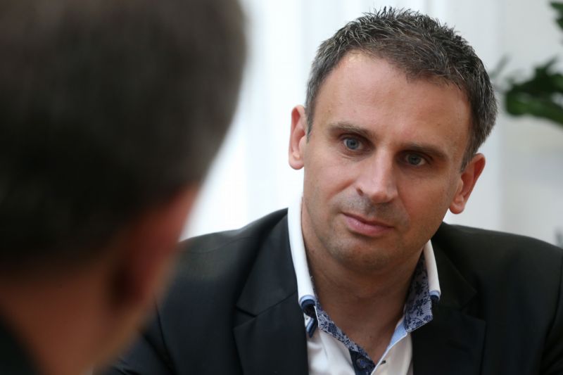 Jihočeským hejtmanem se opět stal Jiří Zimola. Jihočeským hejtmanem se opět stal Jiří Zimola.