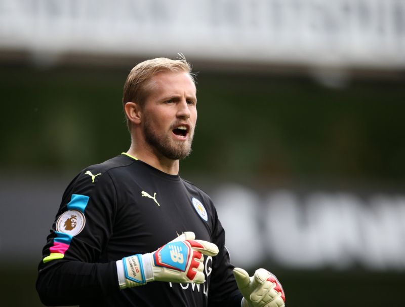 Gólman Leicesteru Kasper Schmeichel si ve středečním zápase Ligy mistrů s Kodaní zlomil ruku.
