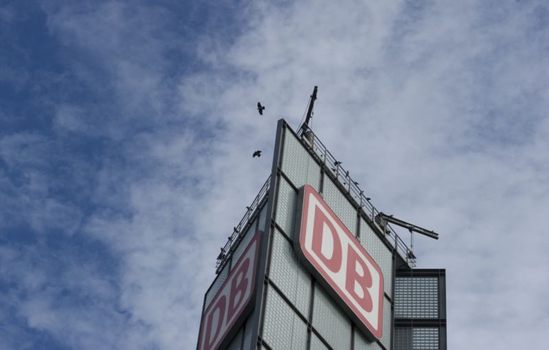 Společnost Deutsche Bahn.