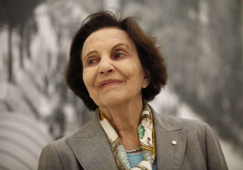 Nositelka čestného doktorátu zlínské univerzity Sonja Baťová. Nositelka čestného doktorátu zlínské univerzity Sonja Baťová.