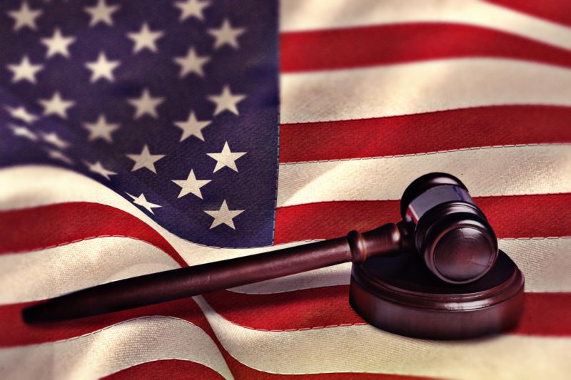 Soud v USA uznal vinu podřízených Christieho za zácpu na mostě. Soud v USA uznal vinu podřízených Christieho za zácpu na mostě.