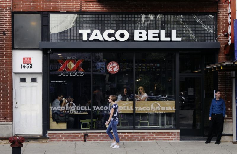 Taco Bell nyní ve Spojených státech provozuje zhruba sedm tisíc restaurací.