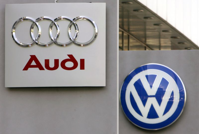 Loga Audi a Volkswagenu (ilustrační foto).