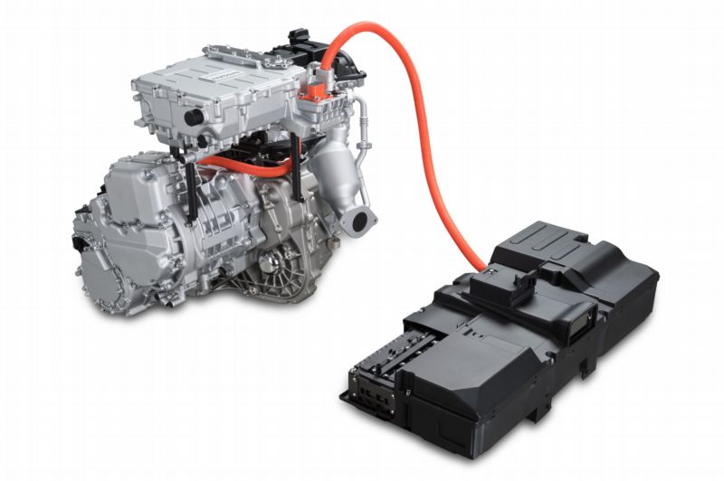 Systém e-Power je složený z elektromotoru a zážehové jednotky.