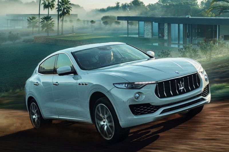 Obliba SUV stále roste, a tak se do jejich produkce pouštějí i značky proslavené sportovními vozy.