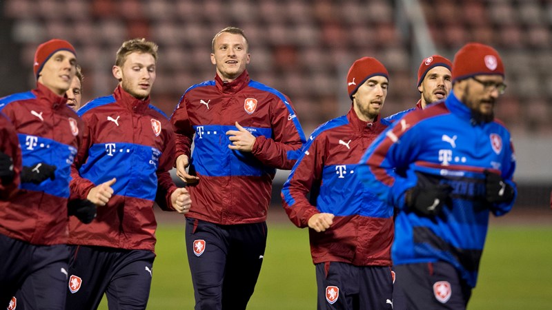 Čeští fotbalisté se v Praze druhým dnem připravují na páteční zápas kvalifikace mistrovství světa proti Norsku. Čeští fotbalisté se v Praze druhým dnem připravují na páteční zápas kvalifikace mistrovství světa proti Norsku.