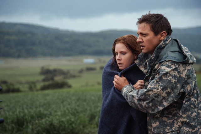 S Amy Adams ve snímku Příchozí (Arrival, 2016).