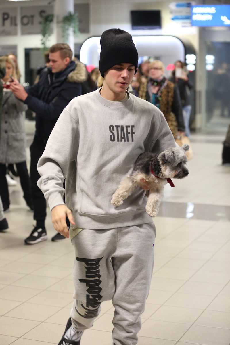Justin Bieber je v Praze.
