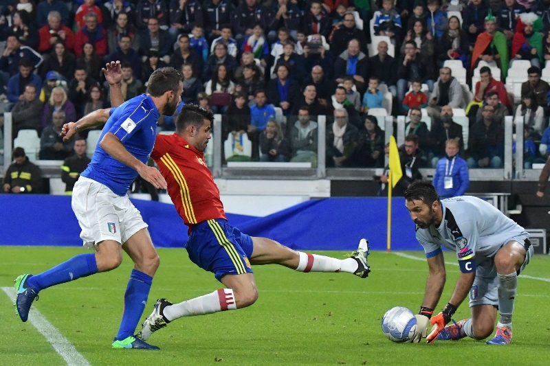 Utkání mezi Itálií a Španělskem v kvalifikaci na MS 2018 (archivní foto).