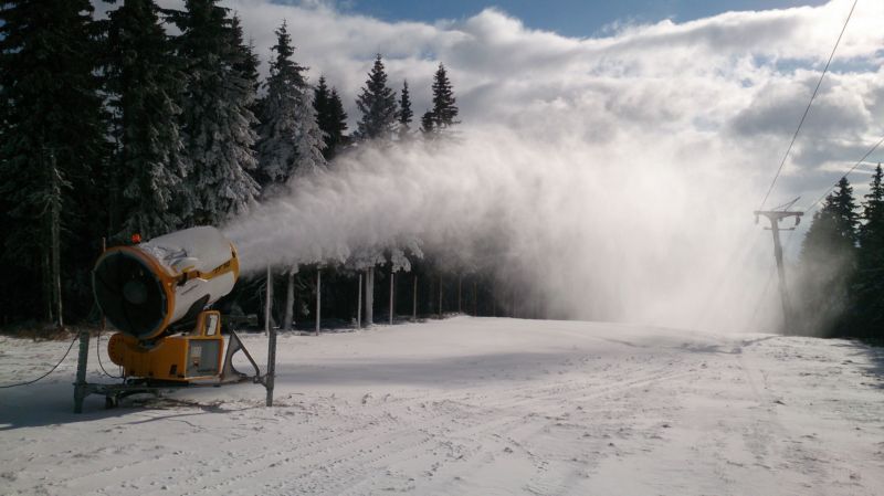V kanadském Lake Louise je málo sněhu, závody se ruší.