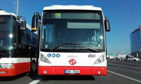 Autobus Pražského dopravního podniku Van Hool AGG300.