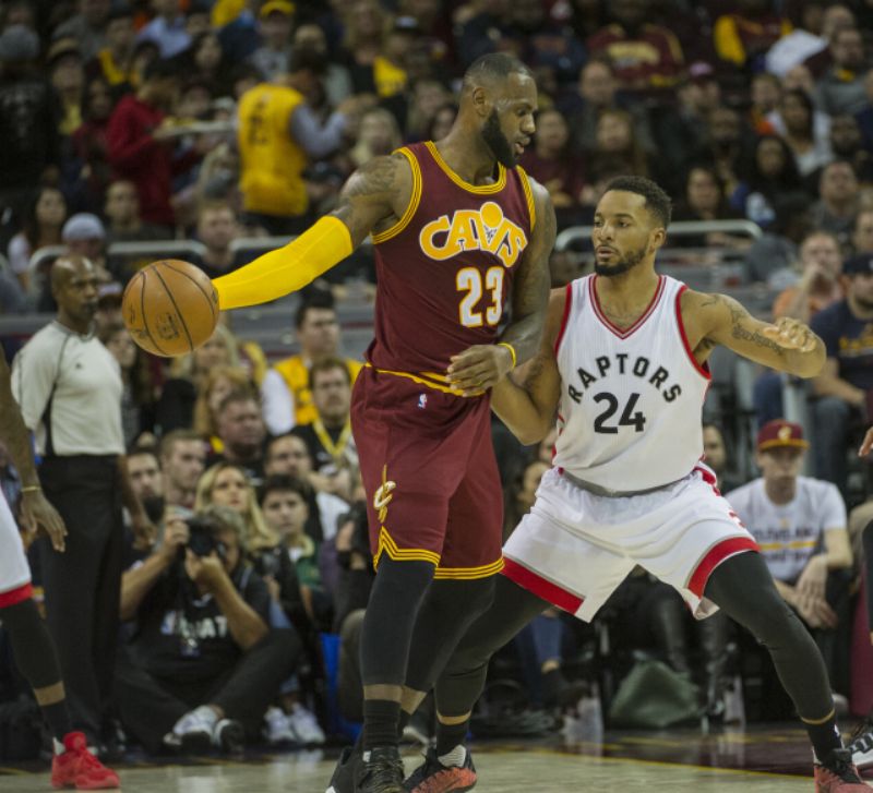 ¨Americký basketbalista LeBron James.