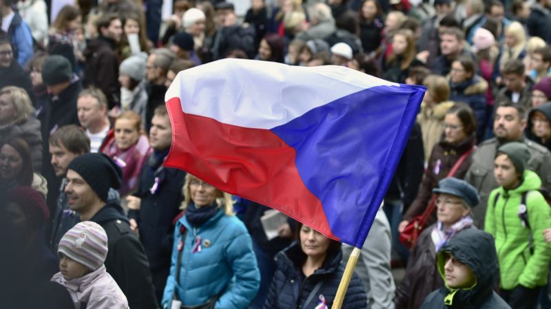 Výročí 17. listopadu v Praze: akce Korzo Národní s podtitulem Díky, že můžem!