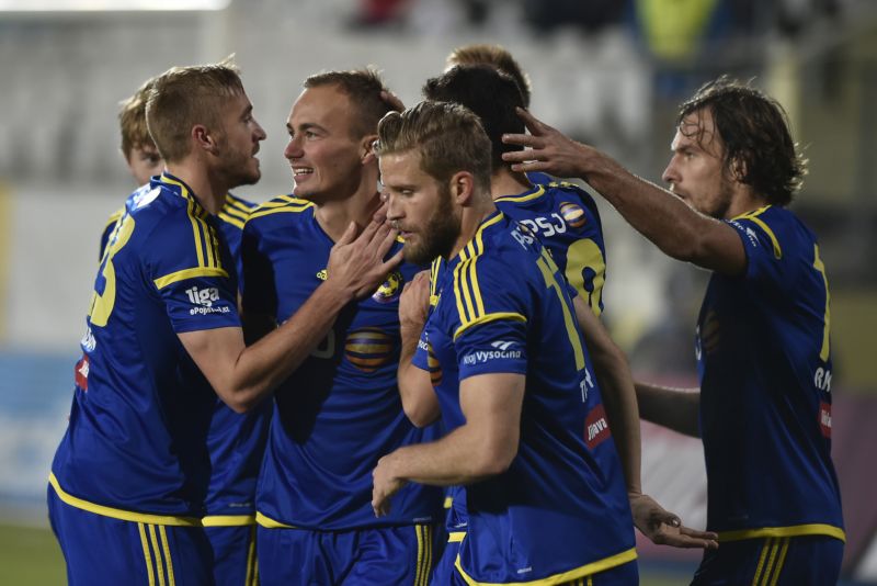 Fotbalisté Zlína se radují z výhry nad Jihlavou.