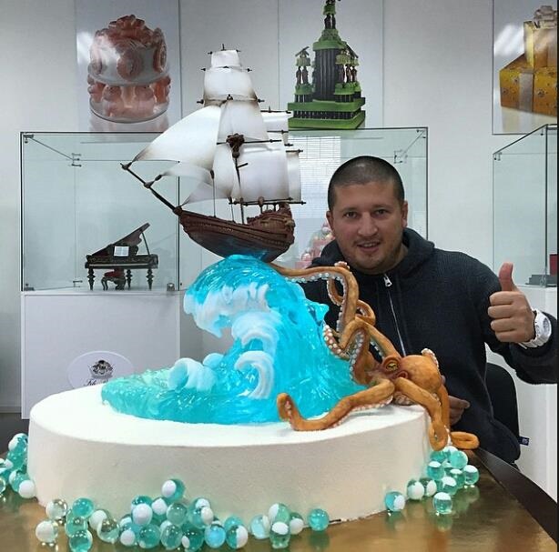 Boxer a cukrář Renat Agzamov.