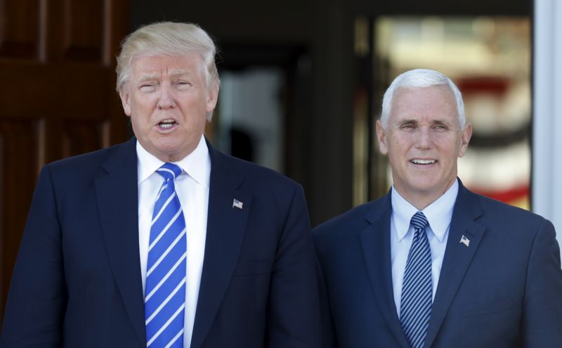 Nový americký prezident Donald Trump (vlevo) a jeho viceprezident Mike Pence.