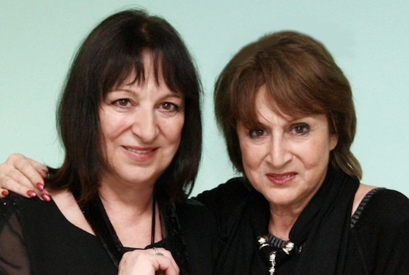Martha (vlevo) a Tena (vpravo) to rozjedou jako za starých časů.