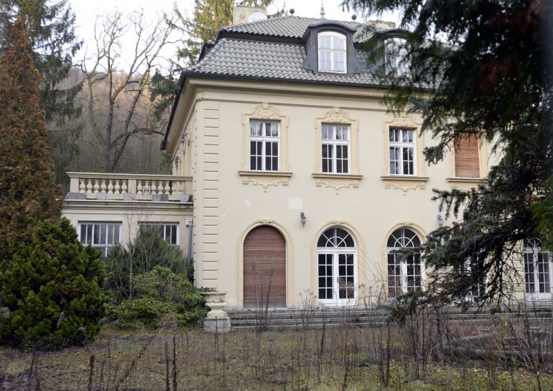 Vila uprchlého podnikatele Radovana Krejčíře v Černošicích.