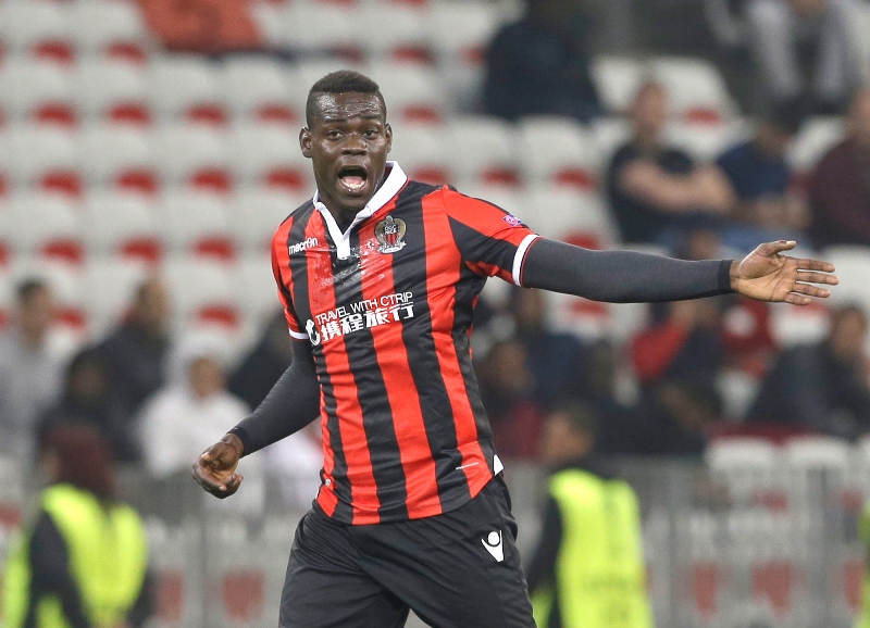 Vedoucí tým francouzské nejvyšší soutěže Nice bude minimálně v příštích dvou ligových duelech postrádat útočníka Maria Balotelliho. Vedoucí tým francouzské nejvyšší soutěže Nice bude minimálně v příštích dvou ligových duelech postrádat útočníka Maria Balotelliho.