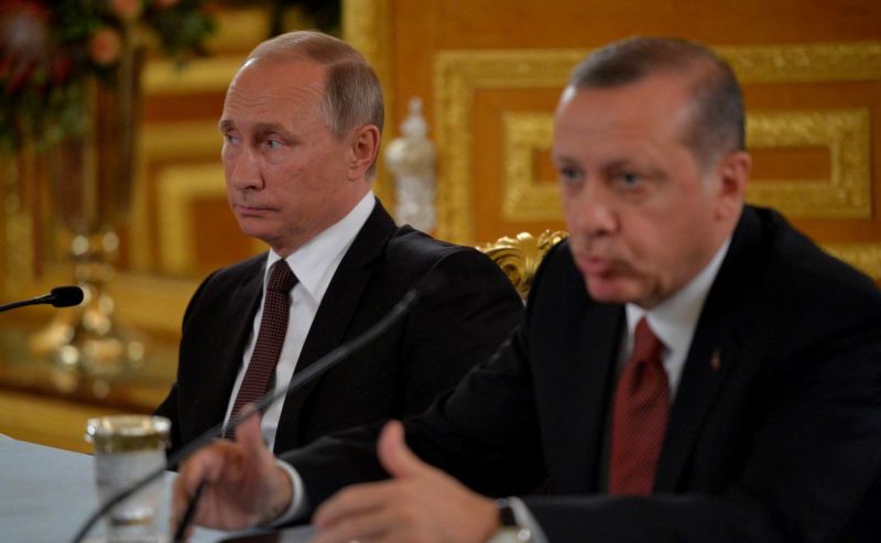 Ruský prezident Vladimír Putin a turecký protějšek Recep T. Erdogan. 