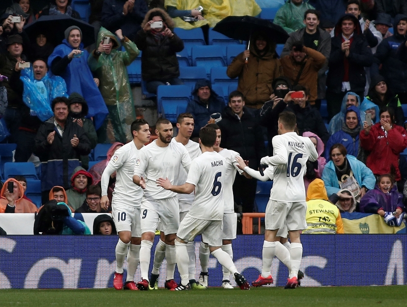 Real Madrid porazil Gijón a stále vede ligu. 