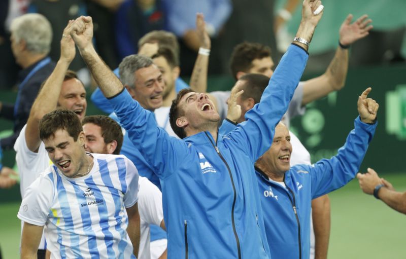 Radost argentinských tenistů z vítězství v Davisovu poháru.