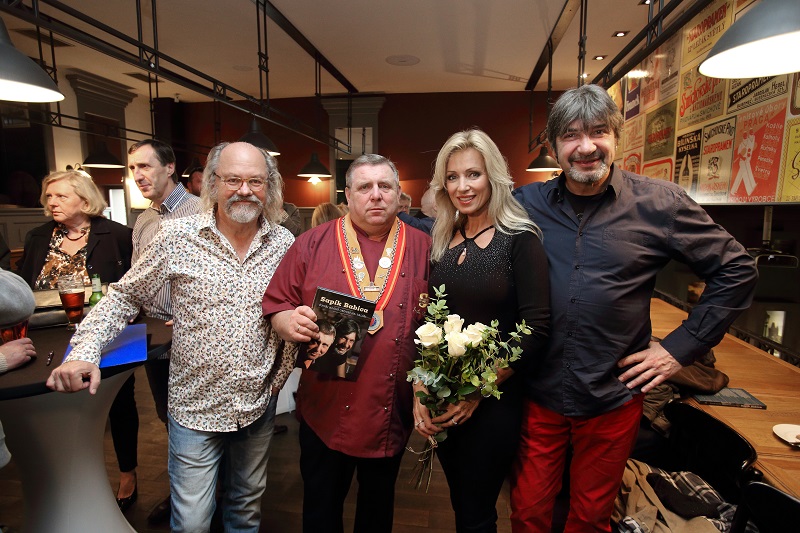 Ondřej Hejma, Jaroslav Sapík, Kateřina Brožová a Jiří Babica. 