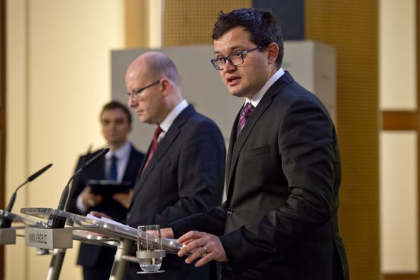 Zleva Bohuslav Sobotka a Jan Chvojka.